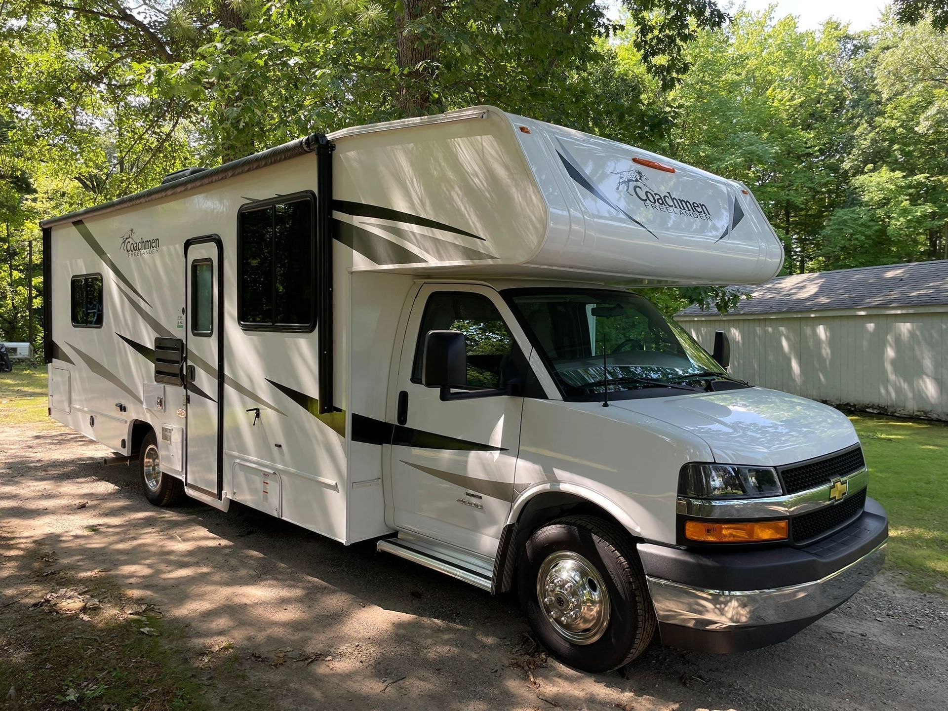 Photo 1 - 2022 Coachmen Class C Motorhome rental photo 10
