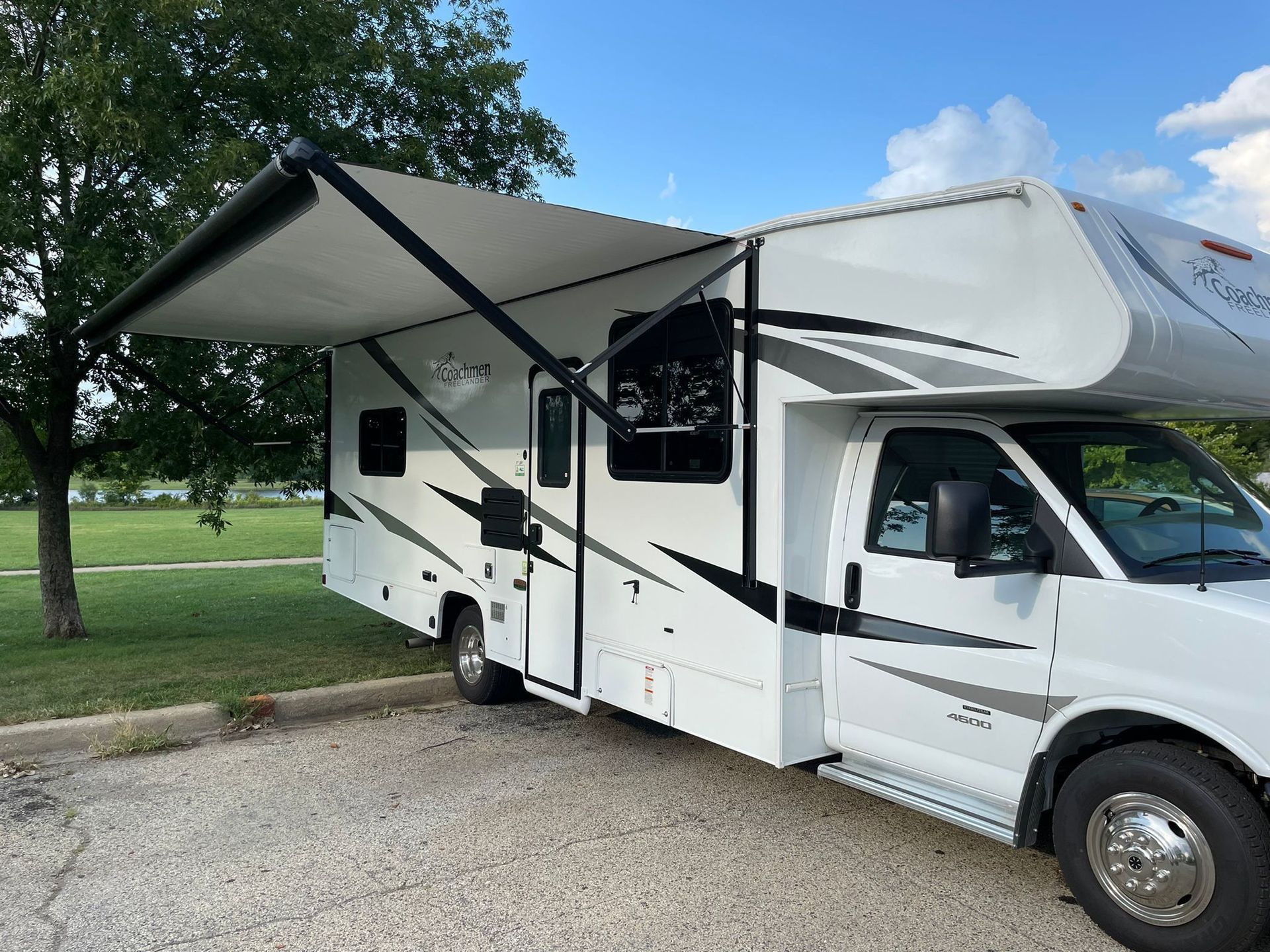 Photo 2 - 2022 Coachmen Class C Motorhome rental photo 13