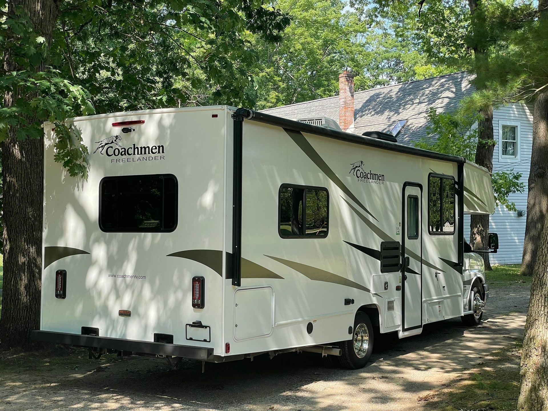 Photo 2 - 2022 Coachmen Class C Motorhome rental photo 14