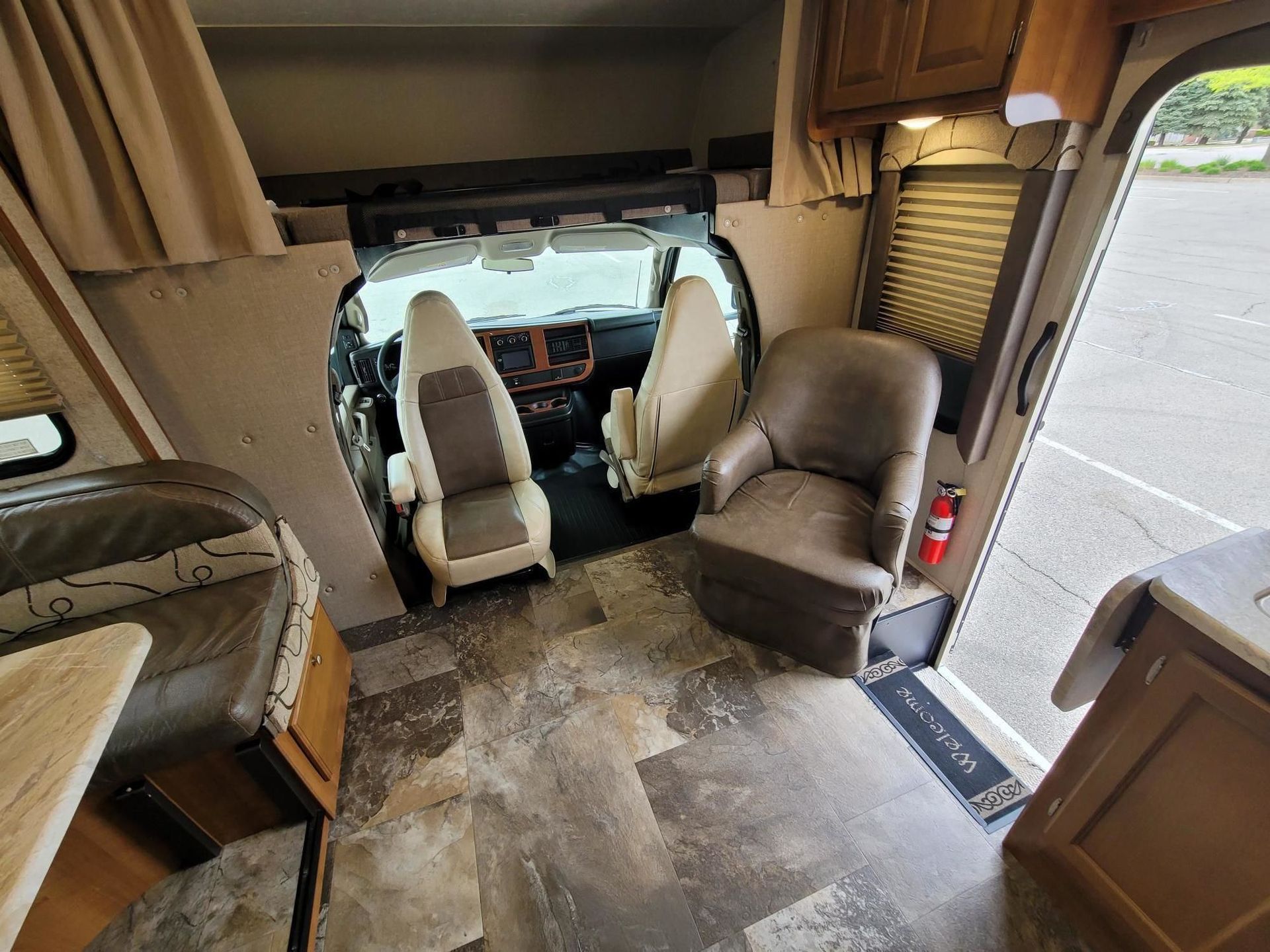 Photo 16 - 2020 Coachmen Class C Motorhome rental photo 18
