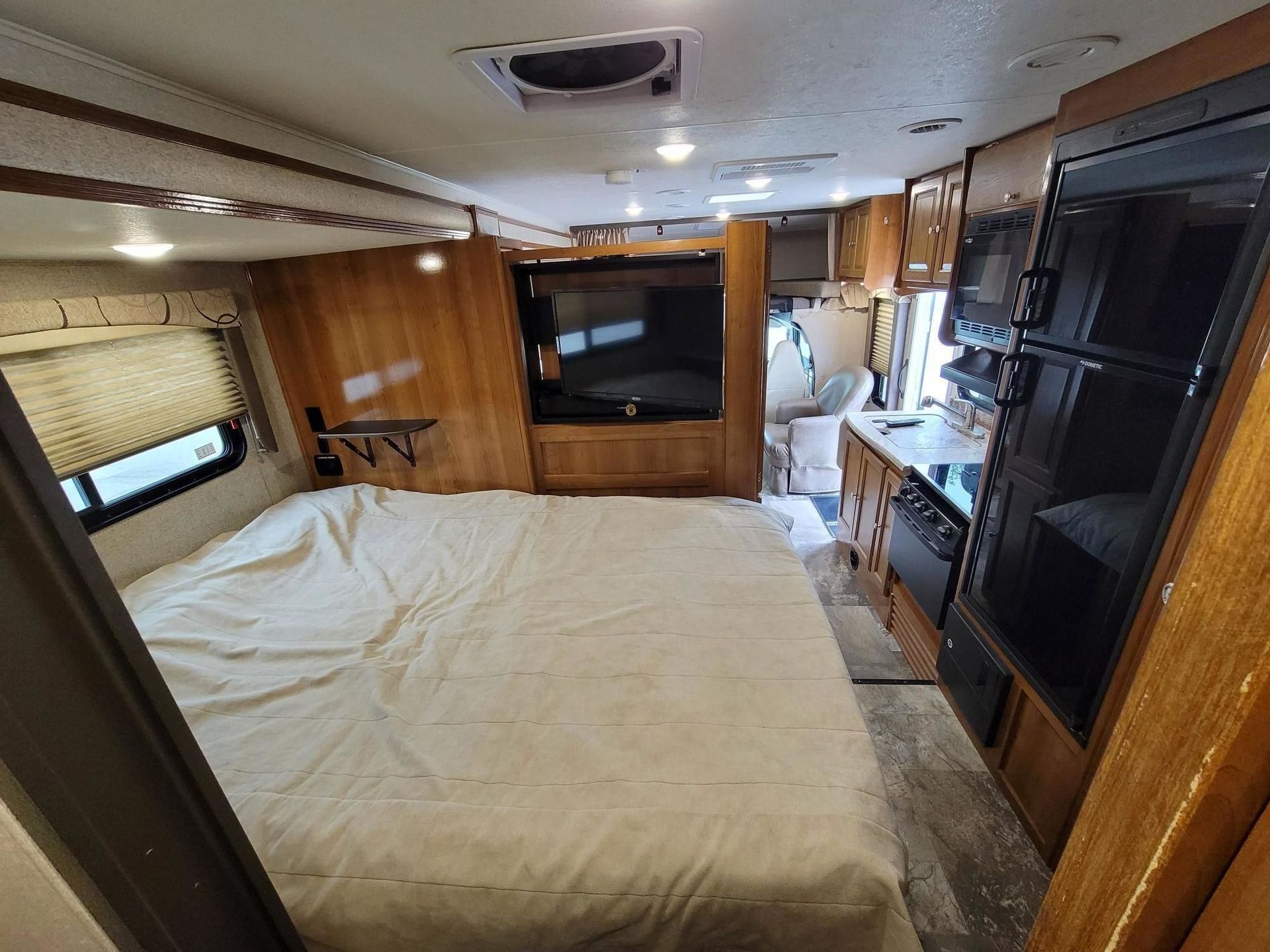 Photo 25 - 2020 Coachmen Class C Motorhome rental photo 27