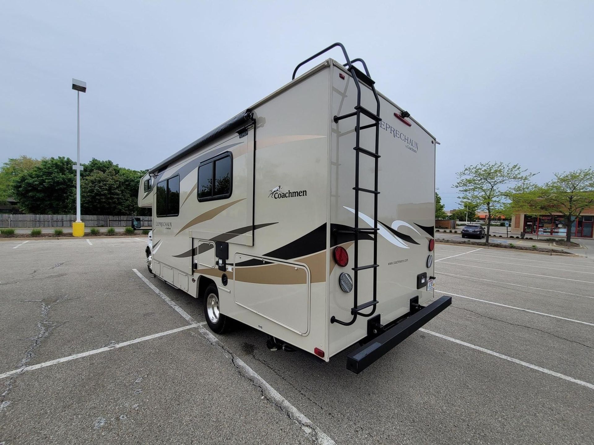 Photo 27 - 2020 Coachmen Class C Motorhome rental photo 29