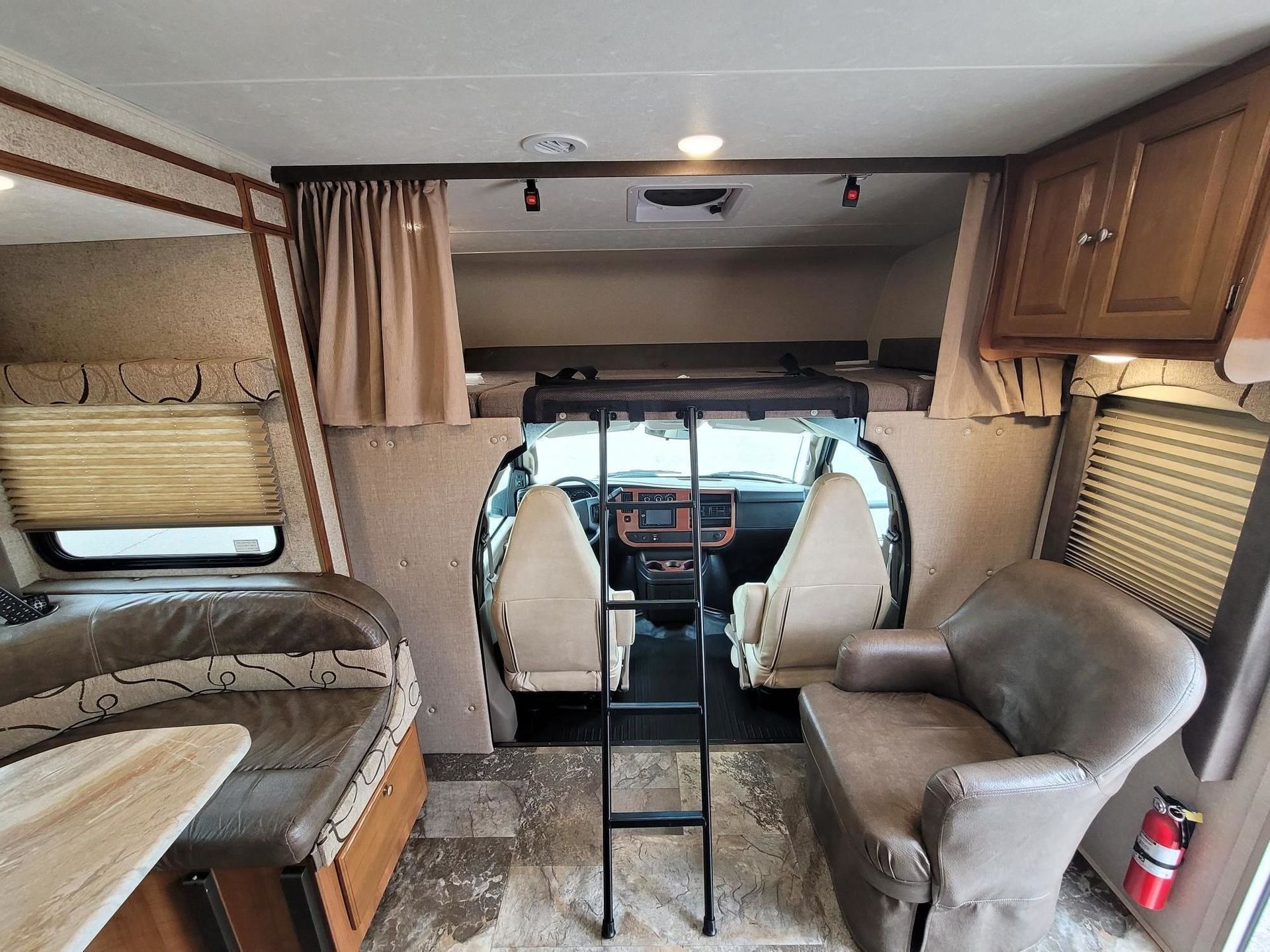 Photo 55 - 2020 Coachmen Class C Motorhome rental photo 57