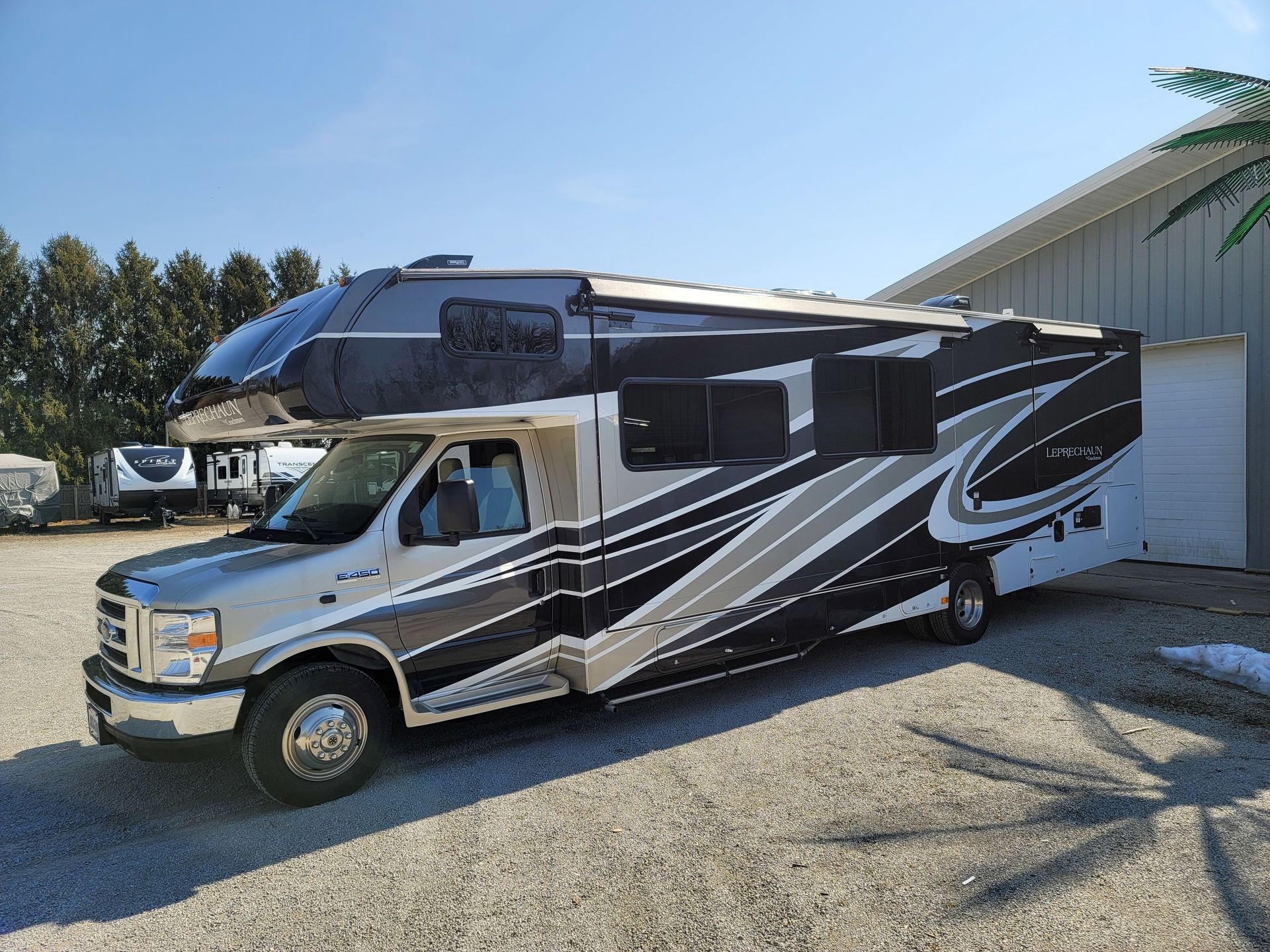 Photo 0 - 2021 Coachmen Class C Motorhome rental photo 2