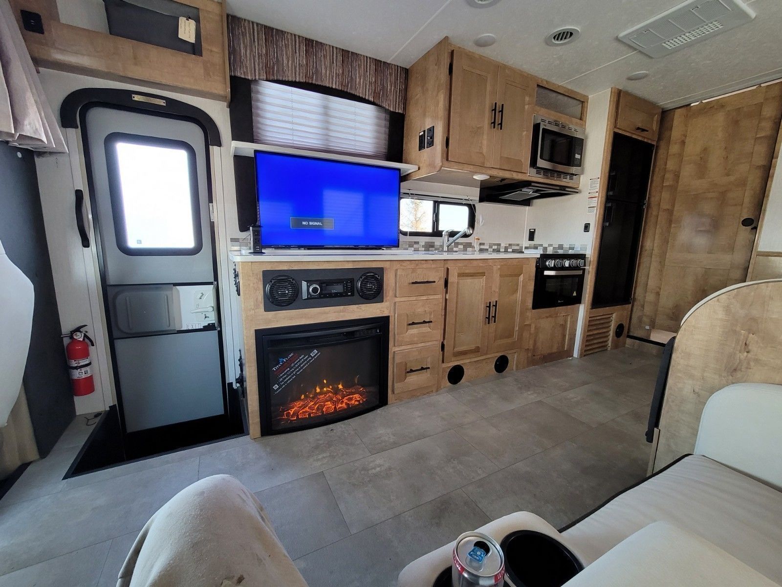 Photo 18 - 2021 Coachmen Class C Motorhome rental photo 20