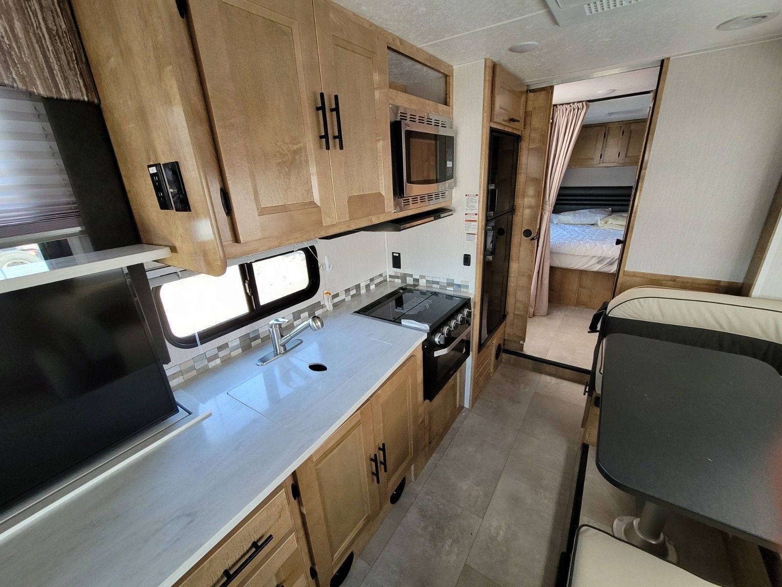 Photo 19 - 2021 Coachmen Class C Motorhome rental photo 21