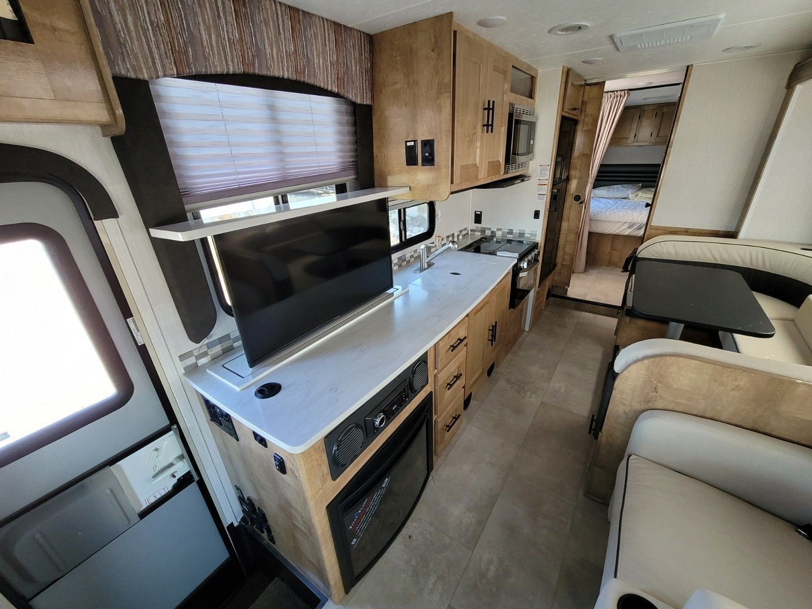 Photo 20 - 2021 Coachmen Class C Motorhome rental photo 22