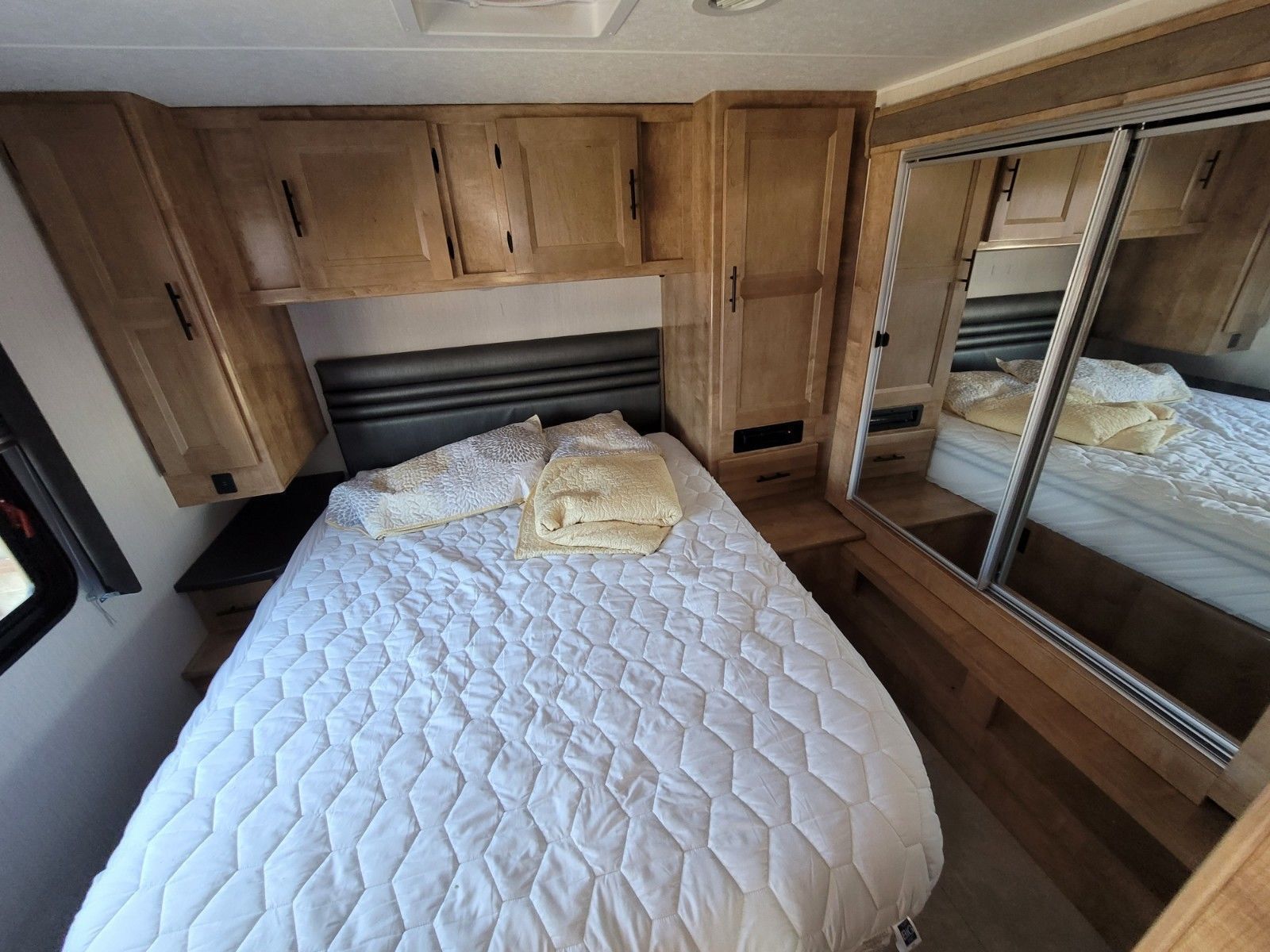 Photo 23 - 2021 Coachmen Class C Motorhome rental photo 25