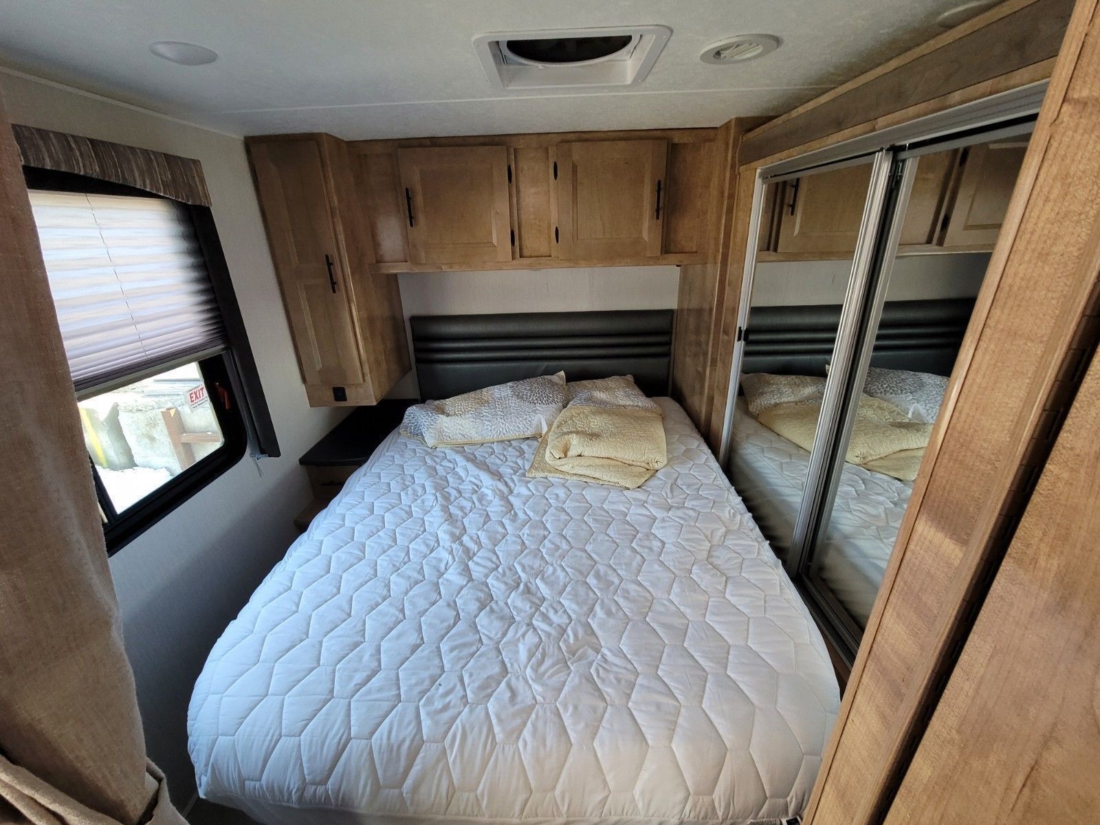 Photo 31 - 2021 Coachmen Class C Motorhome rental photo 33