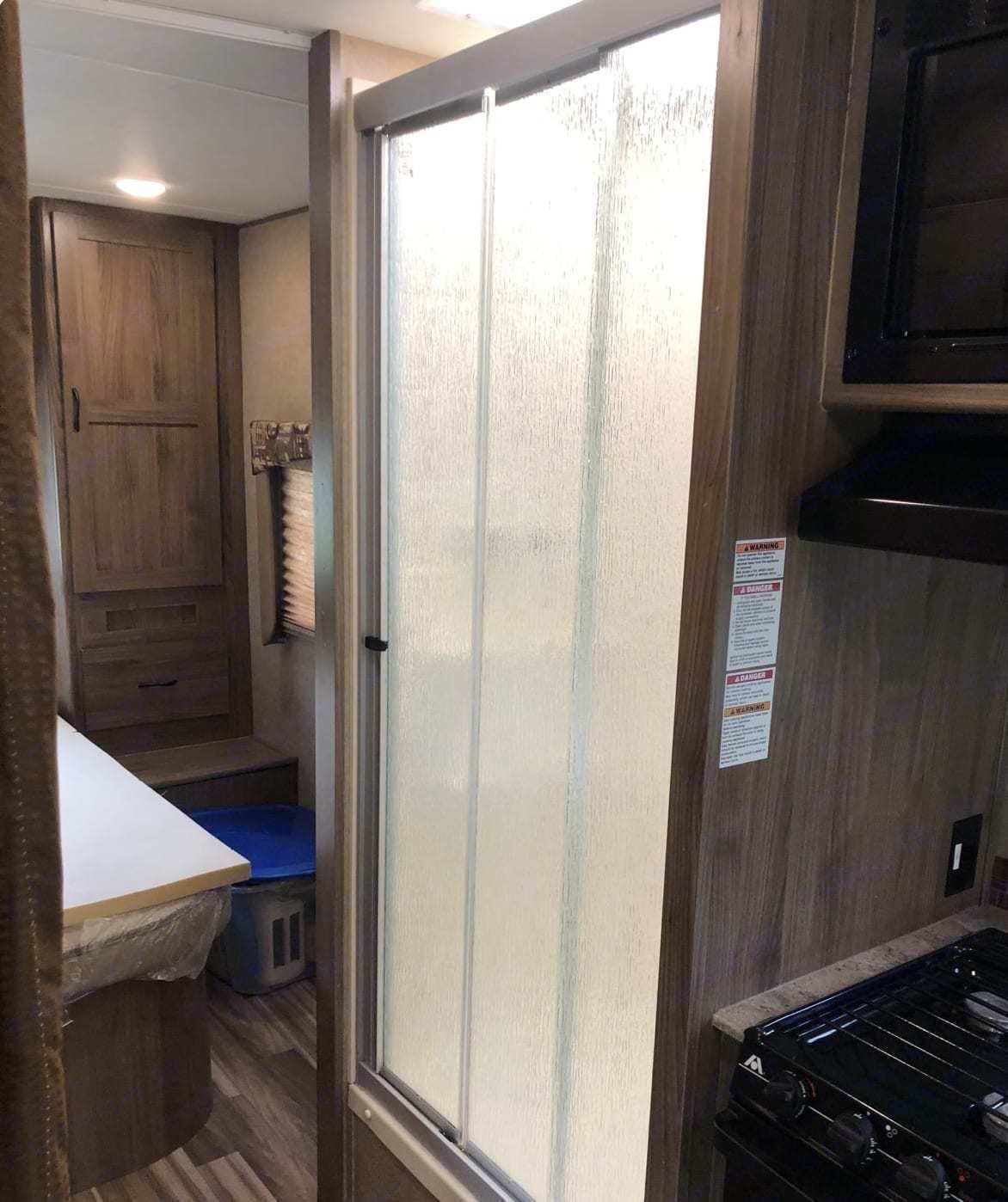 Photo 5 - 2015 Coachmen Class C Motorhome rental photo 7