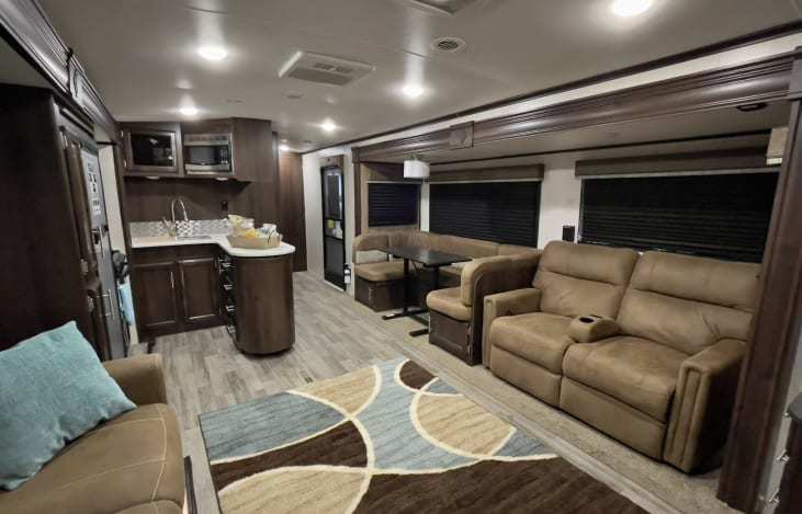 Photo 3 - 2018 Jayco White Hawk Travel Trailer rental photo 5