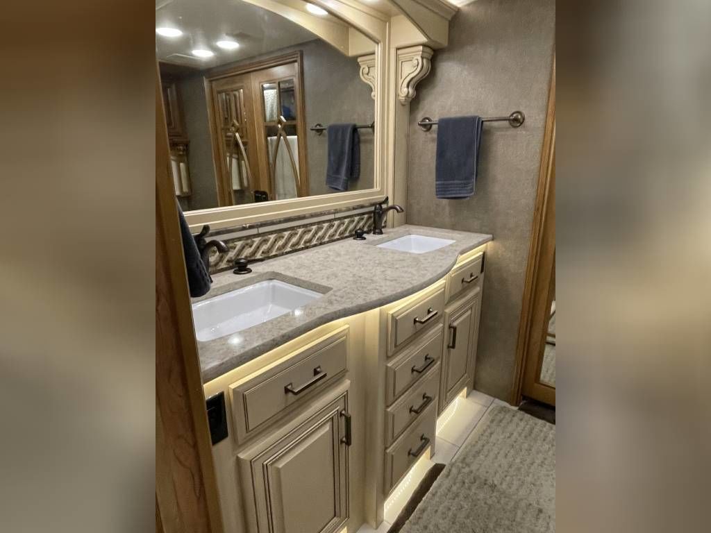 Photo 4 - 2017 Entegra Coach Class A Motorhome rental photo 8