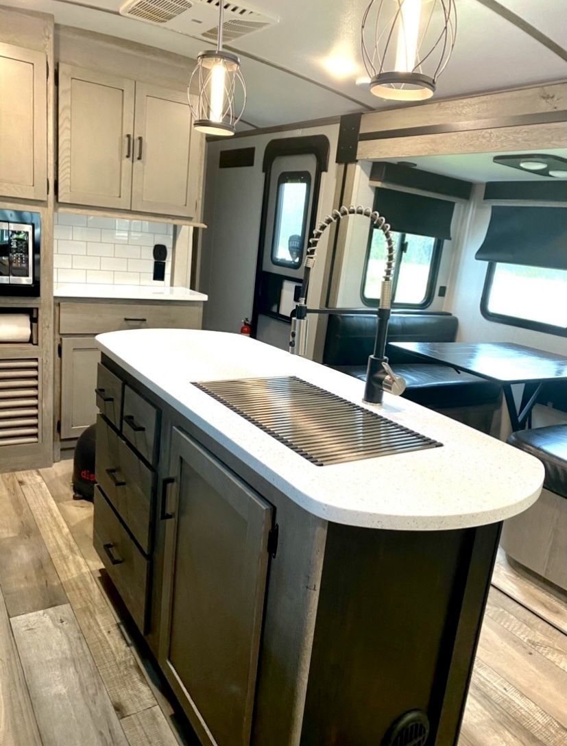 Photo 15 - 2021 Keystone Travel Trailer rental photo 17
