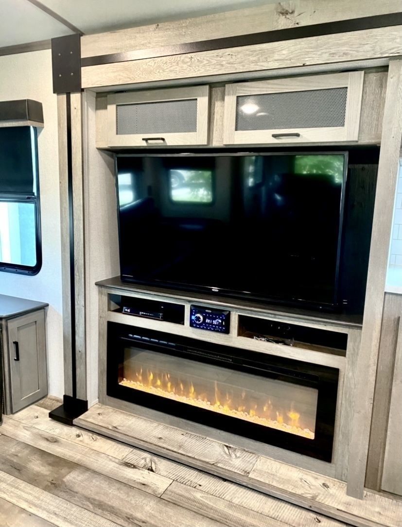 Photo 16 - 2021 Keystone Travel Trailer rental photo 18