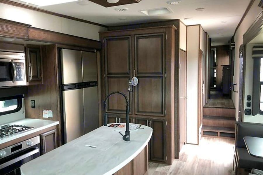 Photo 5 - 2021 K-Z Fifth Wheel rental photo 7