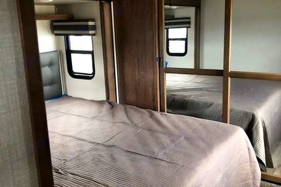 Photo 11 - 2021 K-Z Fifth Wheel rental photo 13