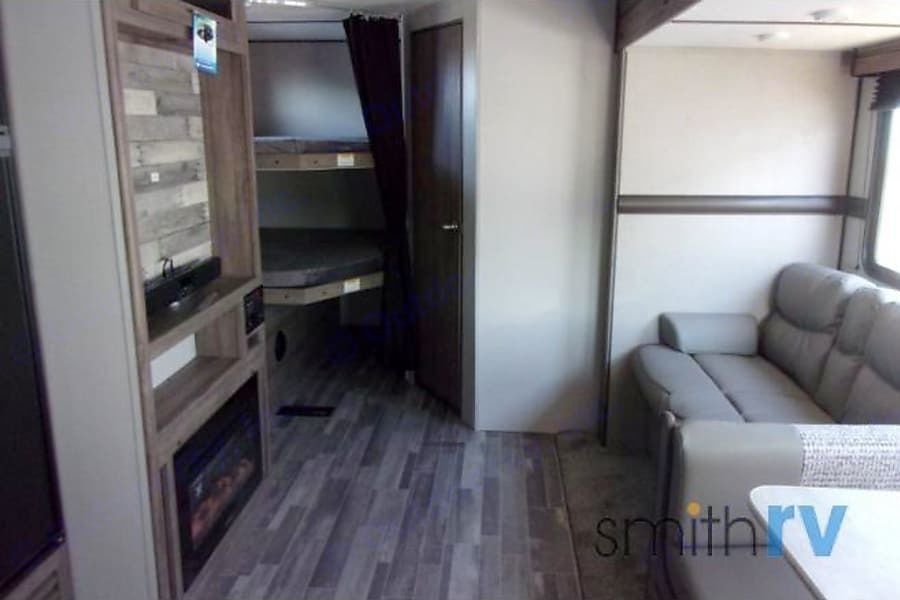 Photo 5 - 2021 CROSS ROADS Travel Trailer rental photo 7