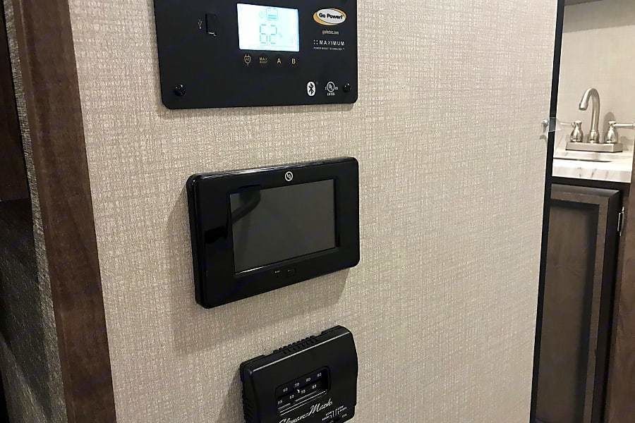 Photo 11 - 2020 K-Z Fifth Wheel rental photo 13