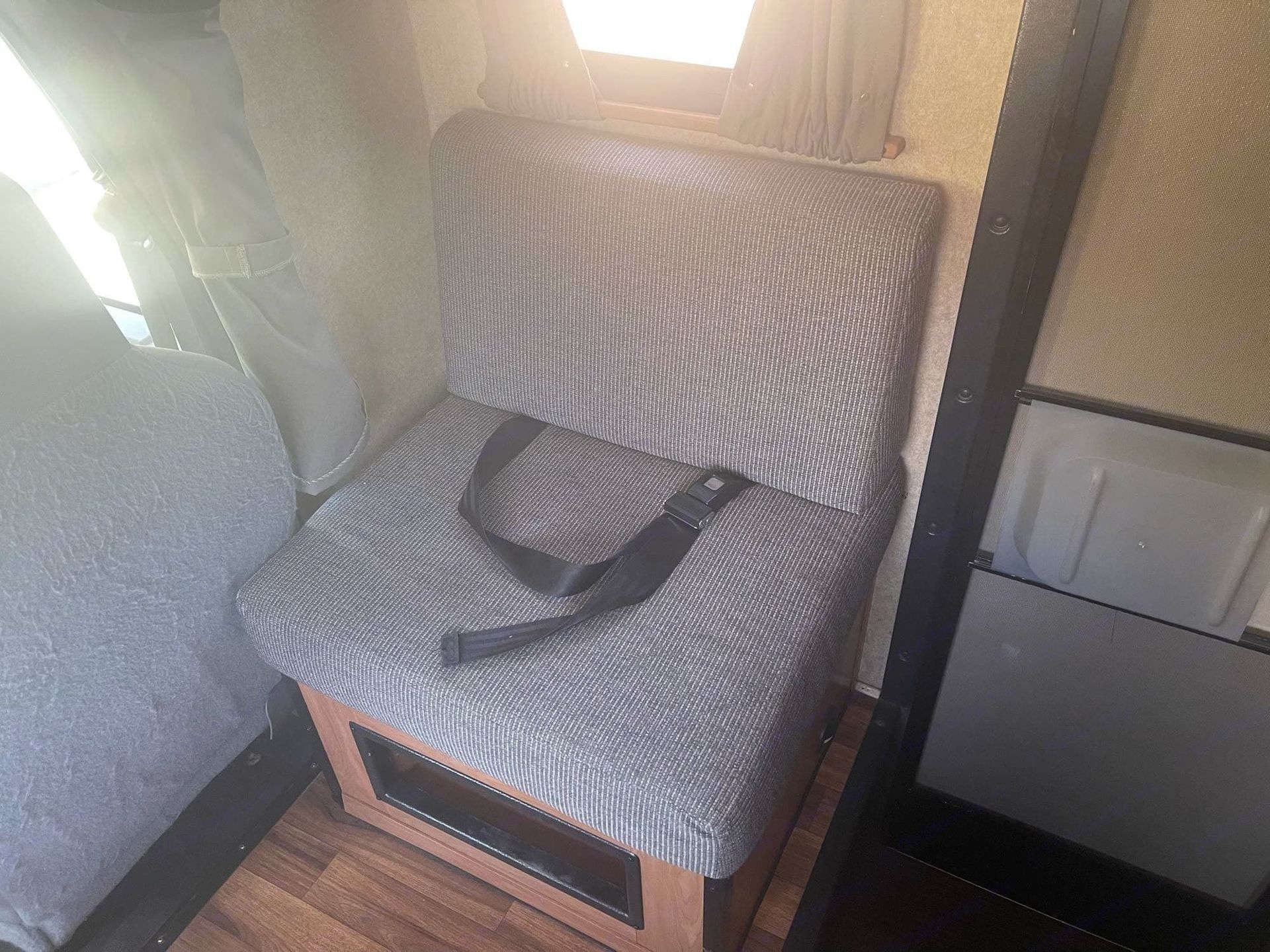 Photo 19 - 2016 Thor Motor Coach Class C Motorhome rental photo 21