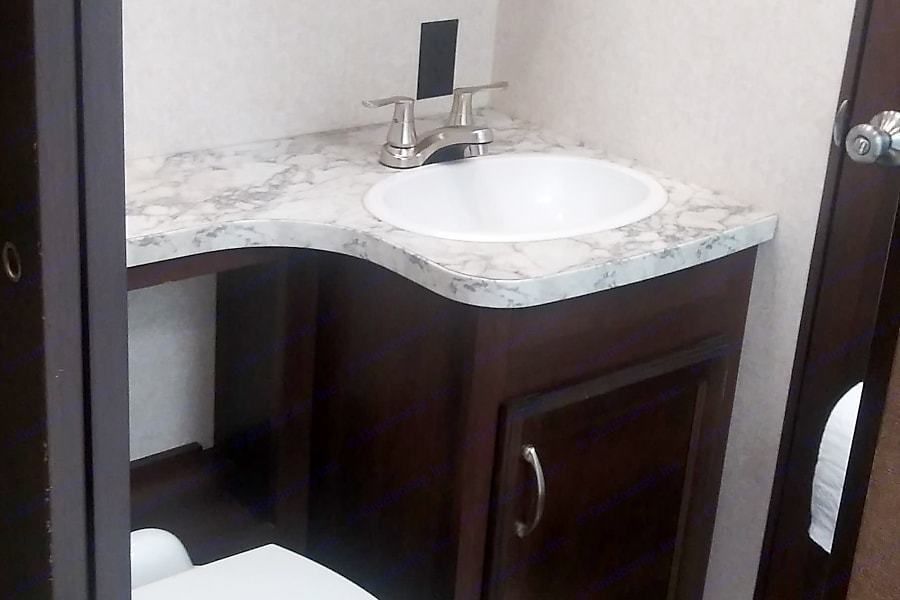 Photo 5 - 2019 Jayco Travel Trailer rental photo 7