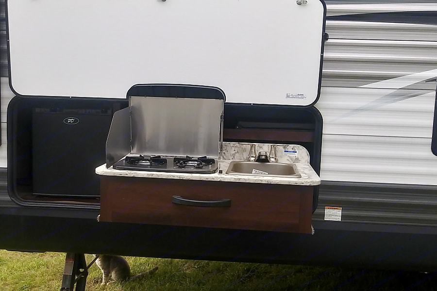 Photo 15 - 2019 Jayco Travel Trailer rental photo 17
