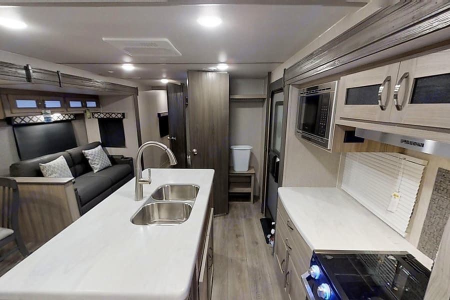 Photo 0 - 2021 Coachmen Travel Trailer rental photo 3