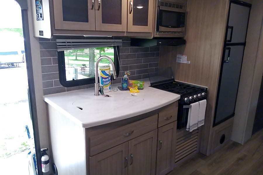 Photo 17 - 2021 Coachmen Travel Trailer rental photo 19