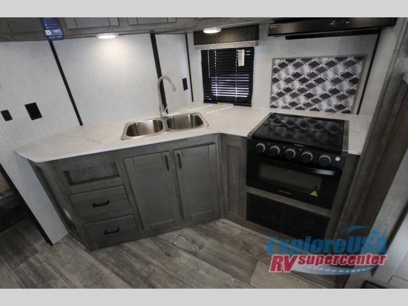 Photo 13 - 2021 Heartland North Trail Travel Trailer rental photo 15