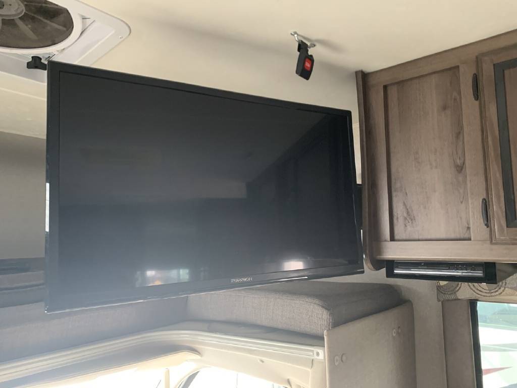 Photo 1 - 2019 Coachmen Class C Motorhome rental photo 6