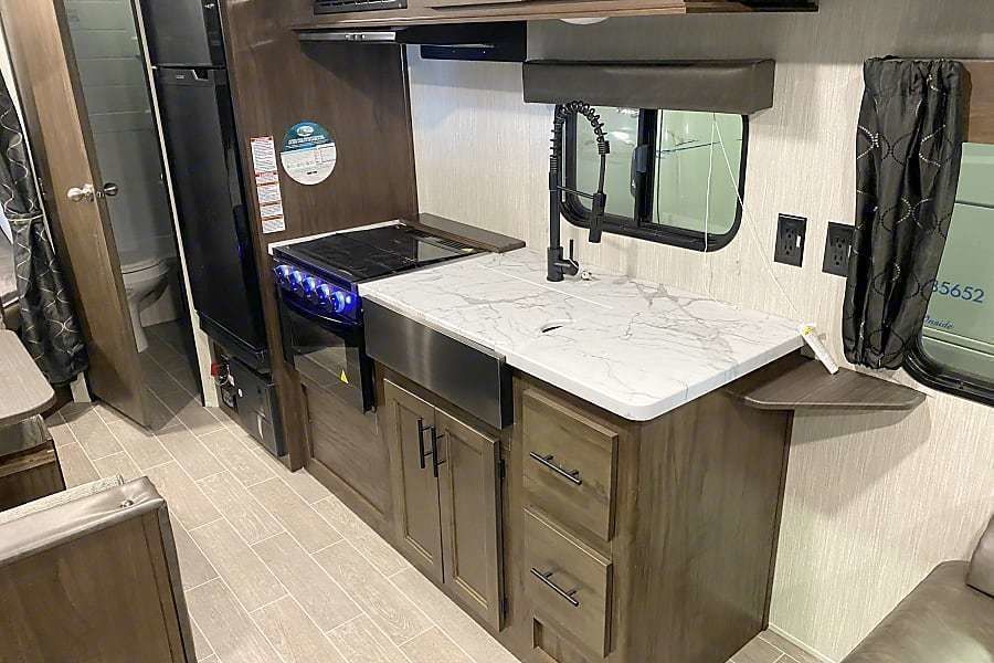 Photo 9 - 2021 Cherokee Travel Trailer rental photo 11