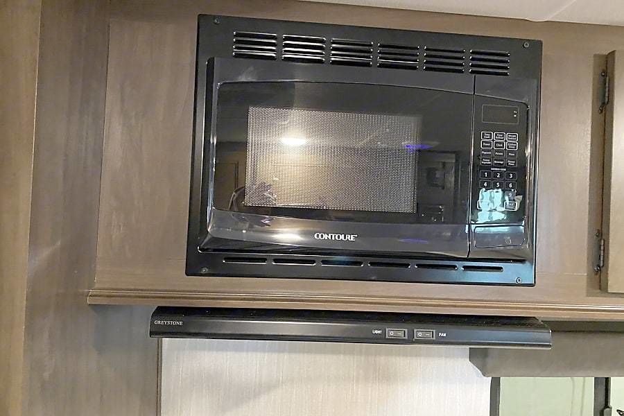 Photo 12 - 2021 Cherokee Travel Trailer rental photo 14