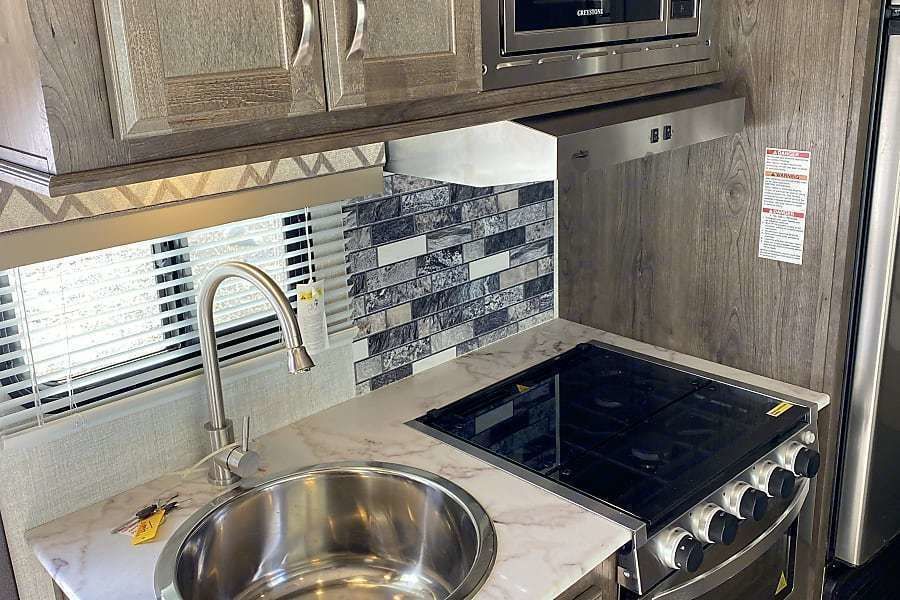 Photo 5 - 2021 Gulf Stream Class C Motorhome rental photo 7