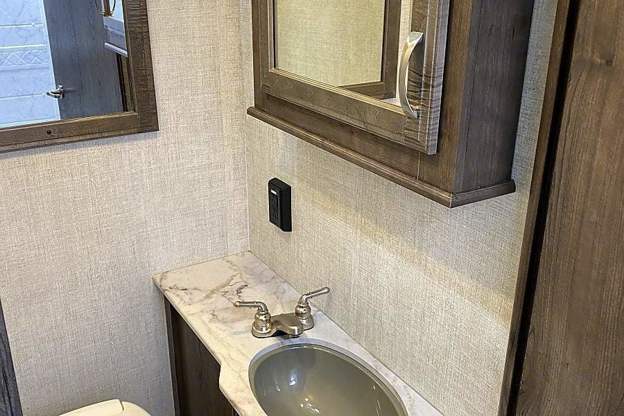 Photo 1 - 2021 Gulfstream Class C Motorhome rental photo 3