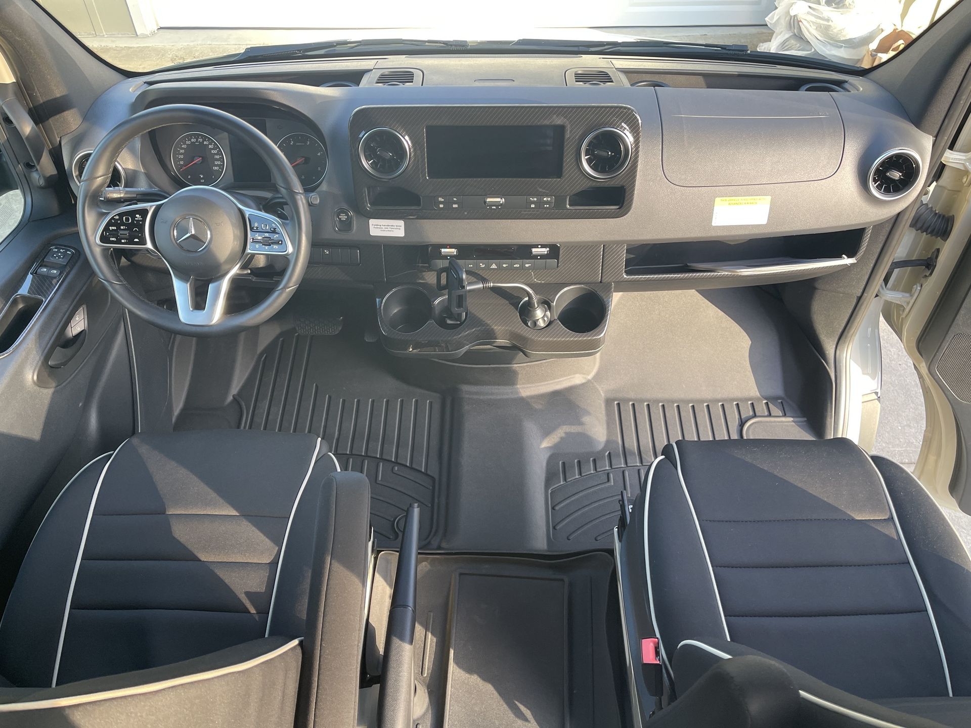 Photo 5 - 2021 Mercedes-Benz Class B Motorhome rental photo 7