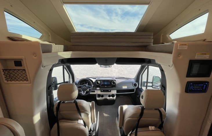 Photo 0 - 2020 Thor Class C Motorhome rental photo 2