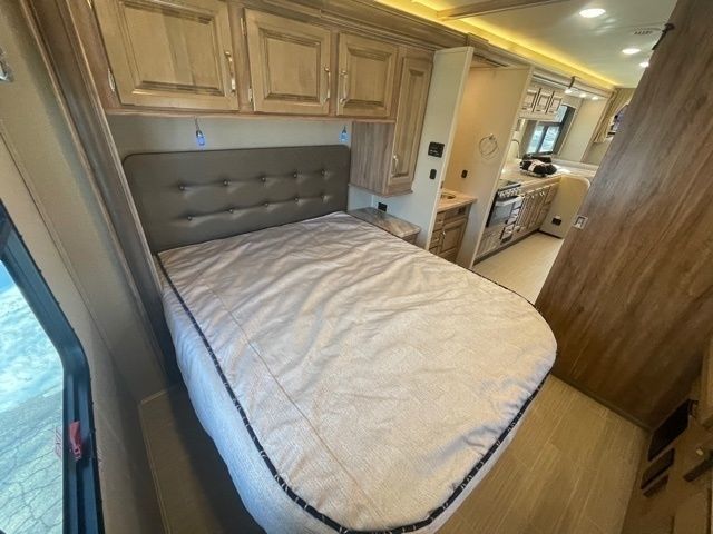 Photo 20 - 2020 Jayco Class C Motorhome rental photo 22