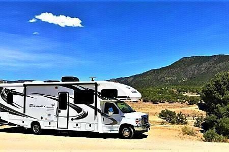 Photo 26 - 2020 Jayco Class C Motorhome rental photo 28