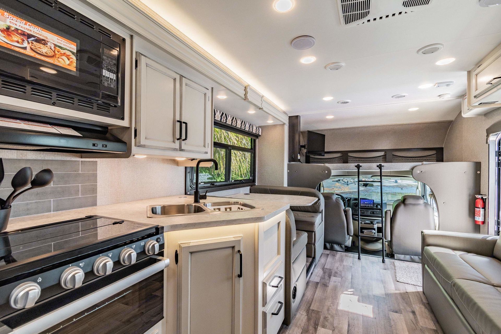 Photo 22 - 2022 Jayco Class C Motorhome rental photo 24