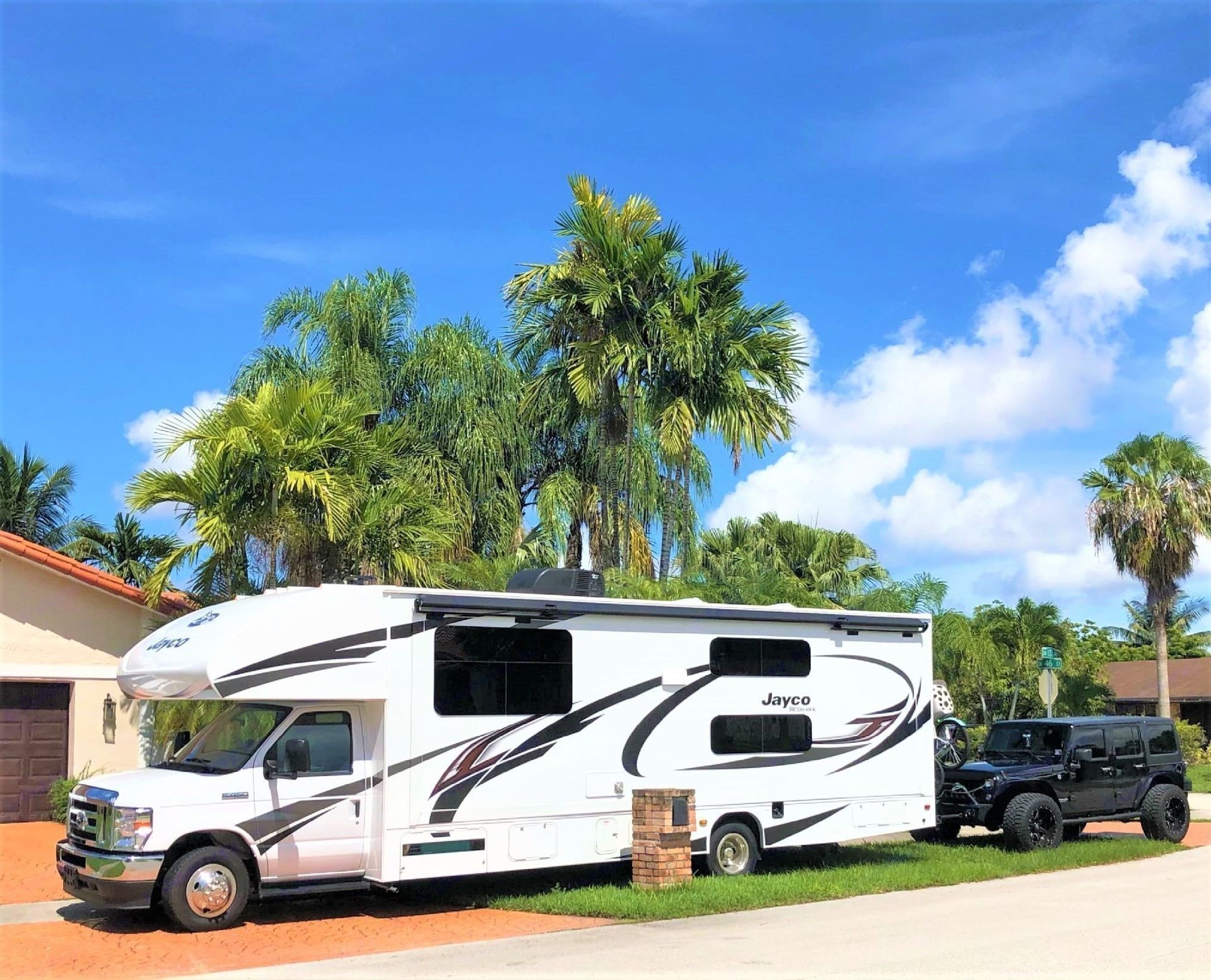 Photo 26 - 2022 Jayco Class C Motorhome rental photo 28