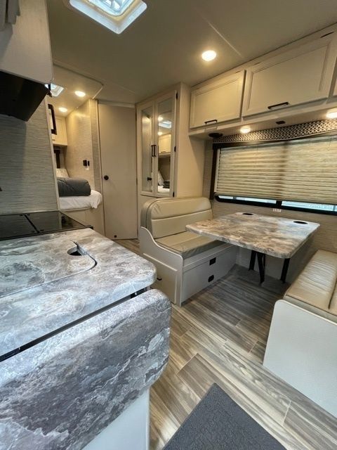 Photo 18 - 2021 Thor Motor Coach Class C Motorhome rental photo 20