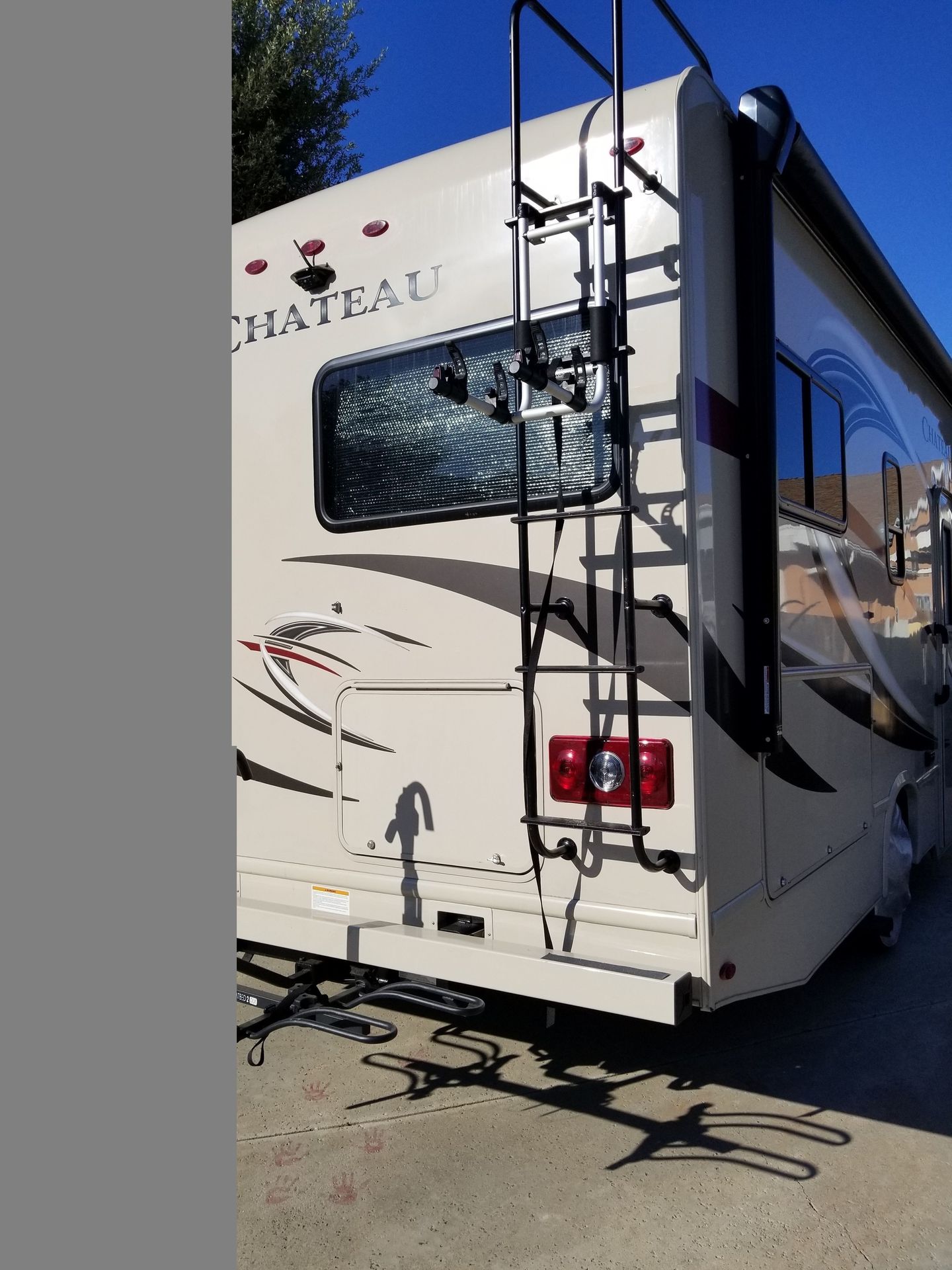 Photo 1 - 2018 Thor Class C Motorhome rental photo 4