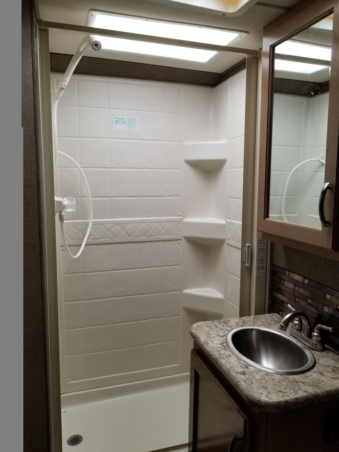 Photo 1 - 2018 Thor Class C Motorhome rental photo 5