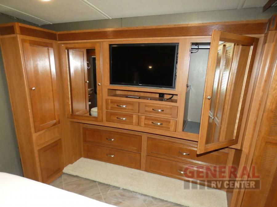 Photo 2 - 2018 Winnebago Class A Motorhome rental photo 4