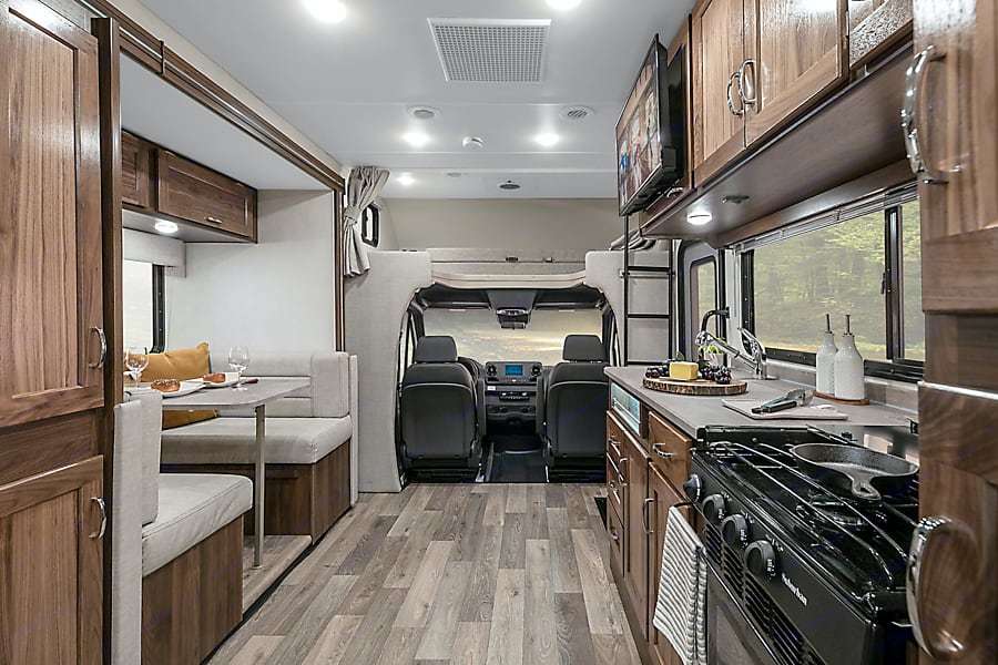 Photo 7 - 2020 Winnebago Class C Motorhome rental photo 9