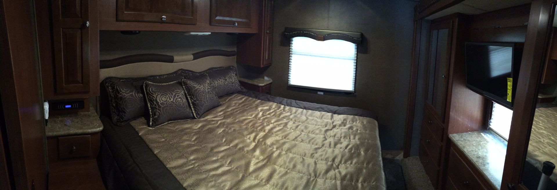 Photo 5 - 2020 Thor Motor Coach Class A Motorhome rental photo 7