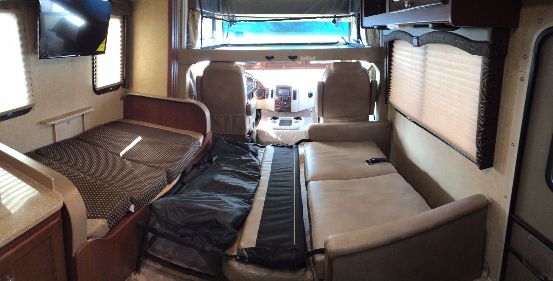 Photo 7 - 2020 Thor Motor Coach Class A Motorhome rental photo 9