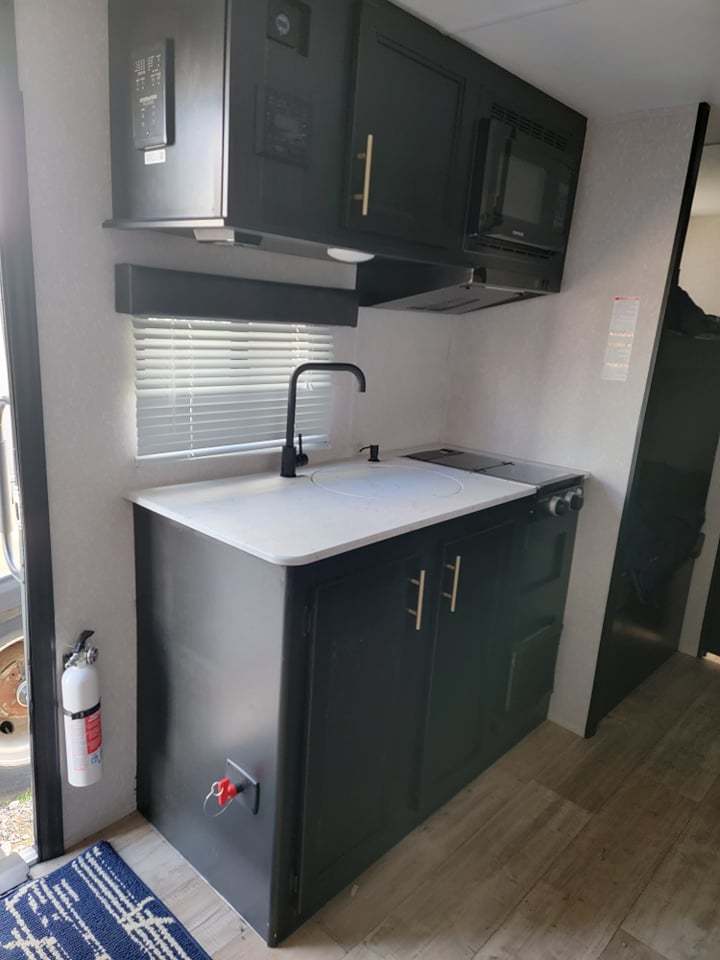 Photo 15 - 2022 Forest River Travel Trailer rental photo 17