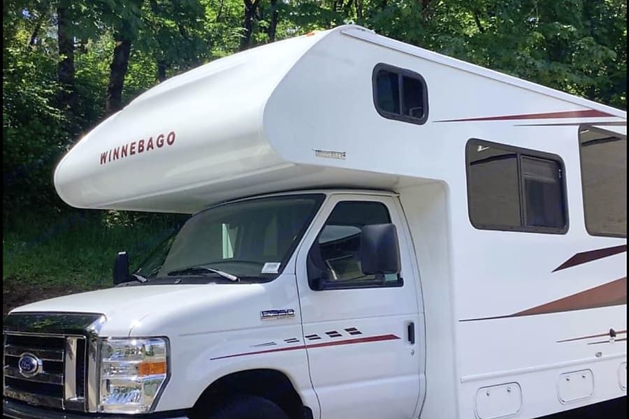 Photo 5 - 2019 Winnebago Class C Motorhome rental photo 7