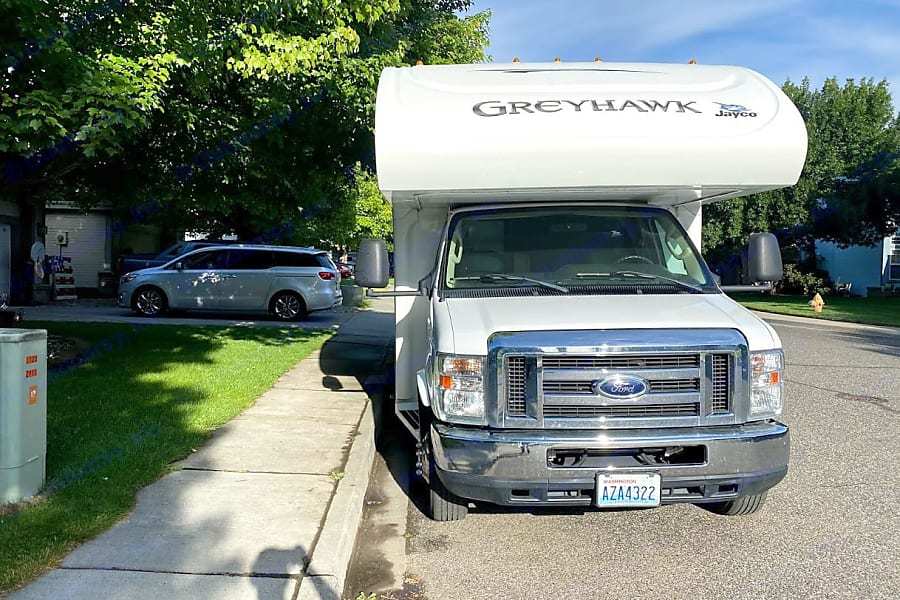 Photo 13 - 2014 Jayco Class C Motorhome rental photo 15