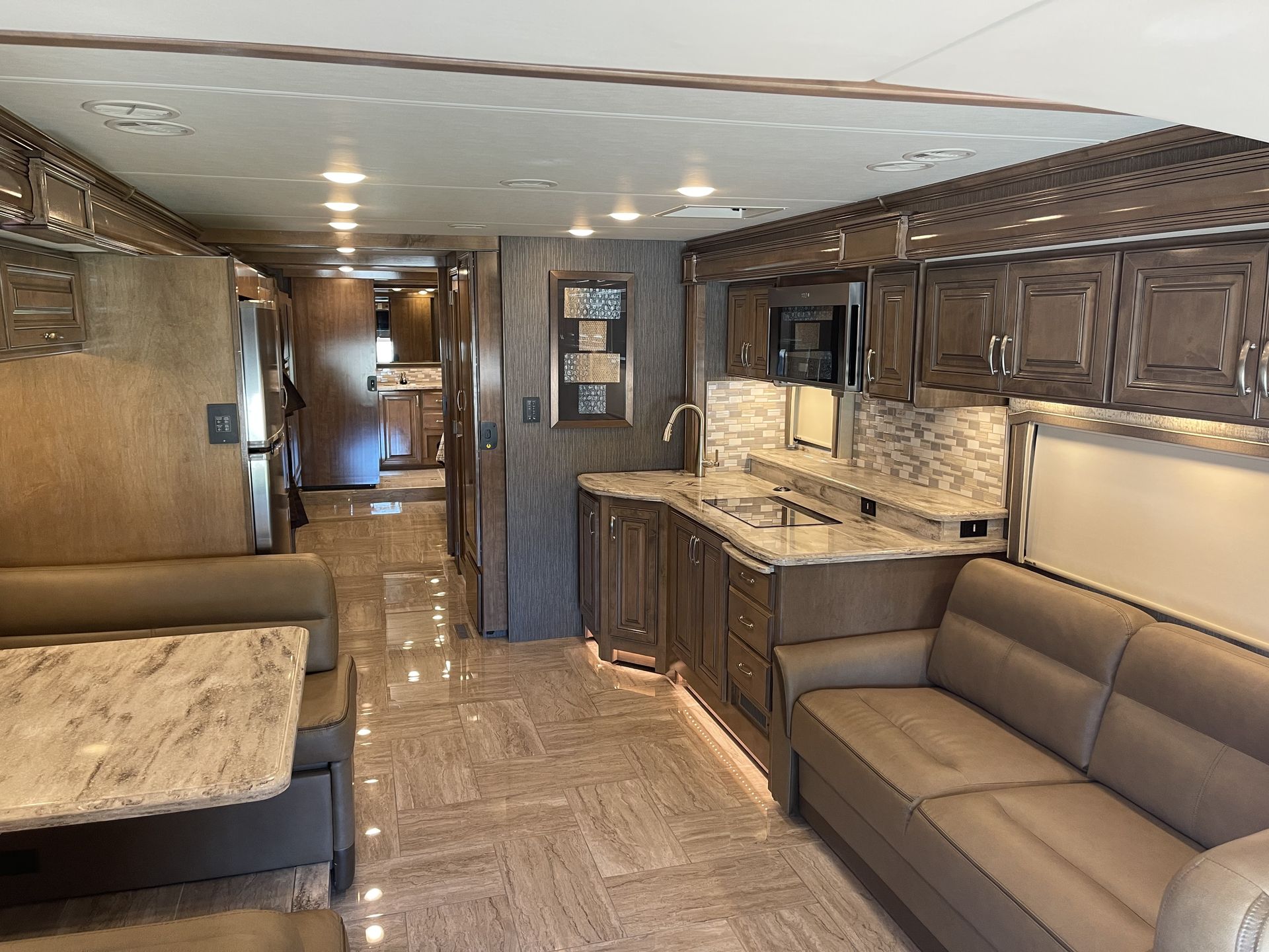 Photo 7 - 2020 Thor Class A Motorhome rental photo 8